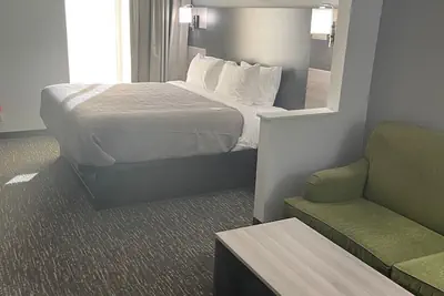 Photo 4 - Quality Suites Abilene Mall Area