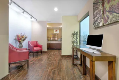 Photo 4 - Super 8 by Wyndham New Braunfels I-35