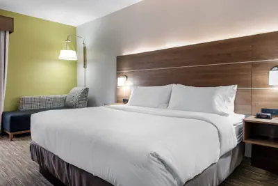 Photo 4 - Holiday Inn Express Hotel & Suites Harrison by IHG