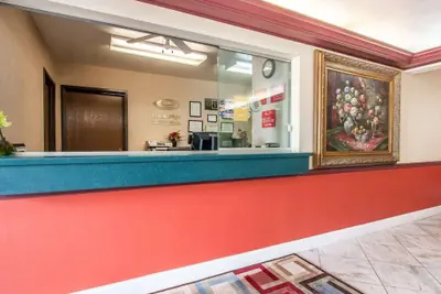 Photo 3 - Econo Lodge Dexter