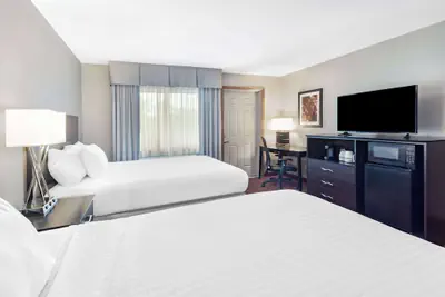 Photo 2 - Baymont by Wyndham Brooklyn Center