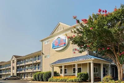Photo 2 - Motel 6 - Fayetteville, NC - Fort Liberty Area