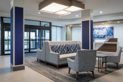 Photo 3 - Holiday Inn Express Dallas Medical-Market Center by IHG