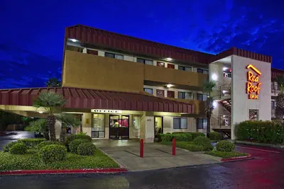 Photo 2 - Red Roof Inn Corpus Christi South
