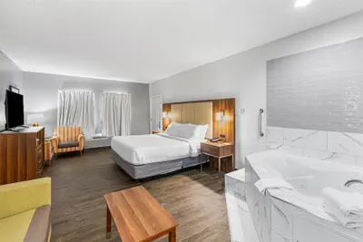 Photo 2 - SureStay Hotel by Best Western Helen Downtown