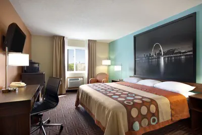 Photo 4 - Super 8 by Wyndham Fairview Heights-St. Louis