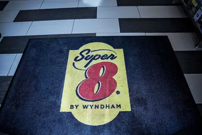 Photo 4 - Super 8 by Wyndham Holbrook