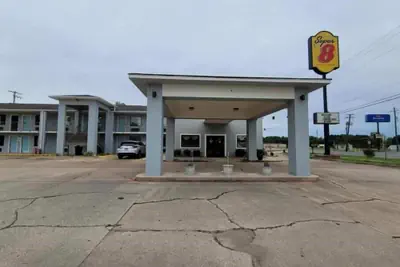 Photo 2 - Super 8 by Wyndham Arkadelphia Caddo Valley Area