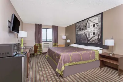 Photo 5 - Super 8 by Wyndham Columbus Airport