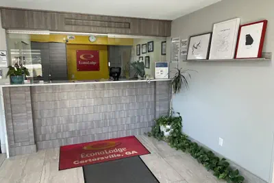 Photo 3 - Econo Lodge Cartersville-Emerson Lake Point