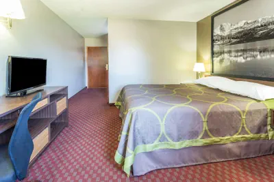Photo 4 - Super 8 by Wyndham Longmont/Del Camino