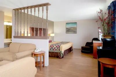 Photo 4 - Super 8 by Wyndham Nampa
