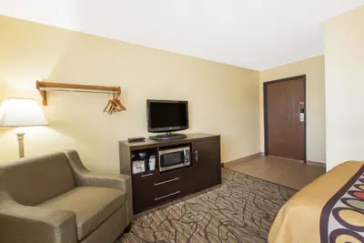 Photo 5 - Super 8 by Wyndham Nampa