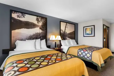 Photo 5 - Super 8 by Wyndham Bloomington University Area