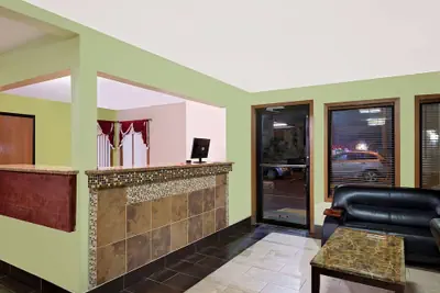 Photo 3 - Super 8 by Wyndham Muncie/Ball St. College Area