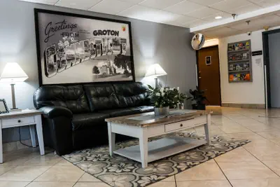 Photo 3 - Super 8 by Wyndham Groton