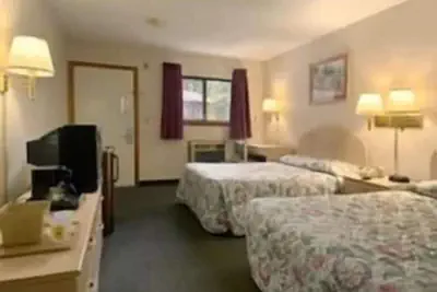 Photo 4 - Enfield Inn