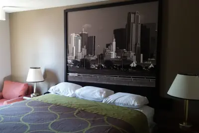 Photo 5 - Super 8 by Wyndham Bedford DFW Airport West