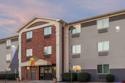Photo 2 - Super 8 by Wyndham Bedford DFW Airport West