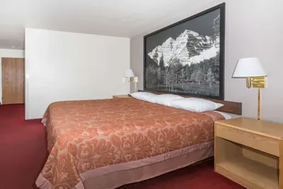 Photo 5 - Super 8 by Wyndham Fruita