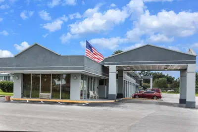 Photo 2 - Super 8 by Wyndham Ocala I-75