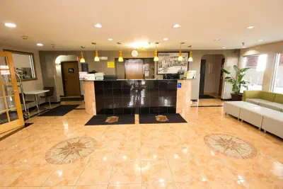 Photo 3 - Super 8 by Wyndham Chicago O'Hare Airport