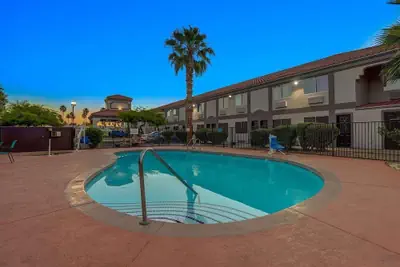 Photo 2 - Americas Best Value Inn Apache Junction