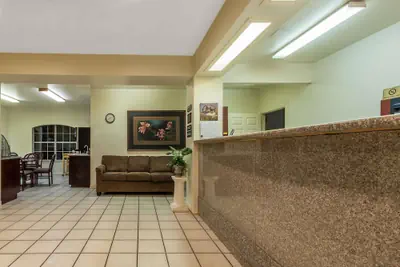 Photo 2 - Super 8 by Wyndham Greenville