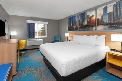 Photo 3 - Days Inn by Wyndham Waukegan