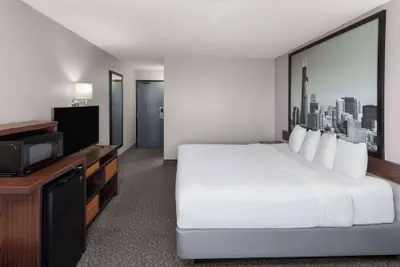 Photo 5 - Super 8 by Wyndham Romeoville Bolingbrook
