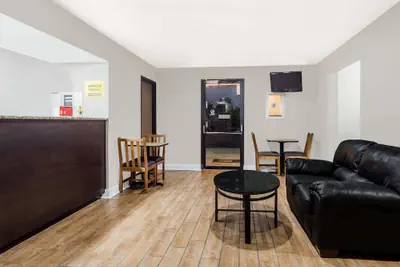 Photo 3 - Super 8 by Wyndham Augusta/Ft Eisenhower Area