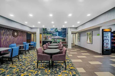 Photo 3 - La Quinta Inn & Suites by Wyndham Cookeville