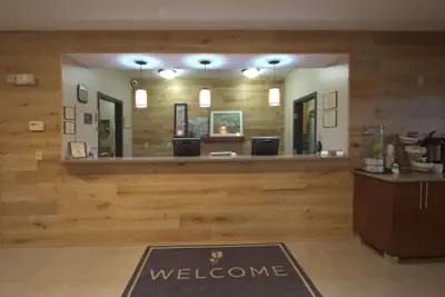 Photo 4 - Country Inn & Suites by Radisson, Moline Airport