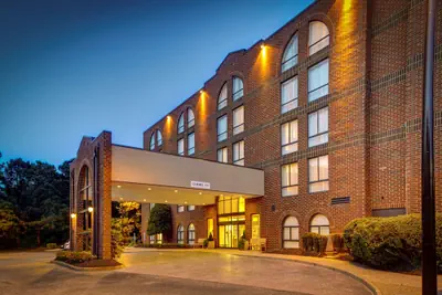 Photo 2 - Embassy Suites Williamsburg