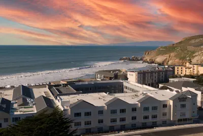 Photo 2 - Fairfield Inn & Suites by Marriott San Francisco Pacifica