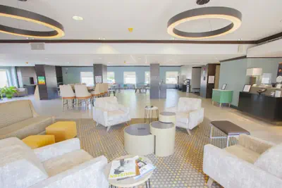 Photo 4 - Holiday Inn & Suites Spring- The Woodlands Area by IHG