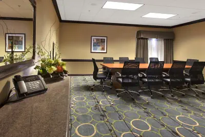 Photo 2 - Holiday Inn & Suites Spring- The Woodlands Area by IHG