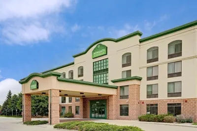 Photo 2 - Wingate by Wyndham - Fargo