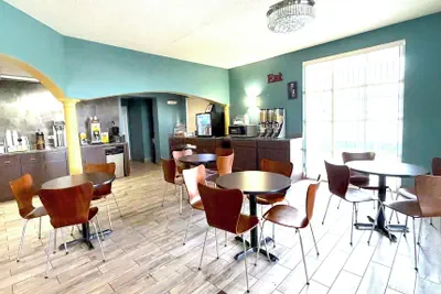Photo 3 - Super 8 by Wyndham Marianna I-10
