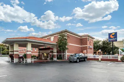 Photo 2 - Comfort Suites Jacksonville Airport