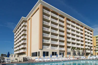 Photo 2 - Hampton Inn Daytona Shores - Oceanfront
