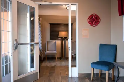 Photo 2 - Sonesta Simply Suites Clearwater St. Petersburg