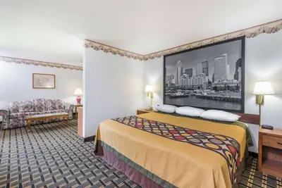 Photo 3 - Super 8 by Wyndham Coshocton Roscoe Village