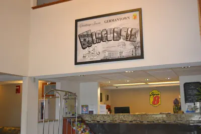 Photo 3 - Super 8 by Wyndham Germantown/Milwaukee
