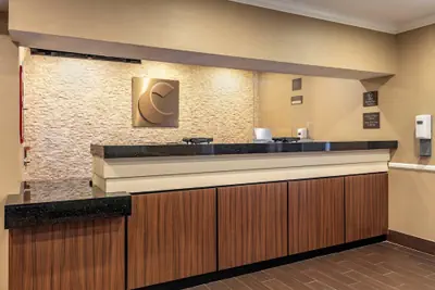 Photo 5 - Comfort Inn & Suites North Dallas - Addison