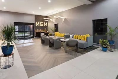 Photo 3 - La Quinta Inn & Suites by Wyndham Memphis I-240