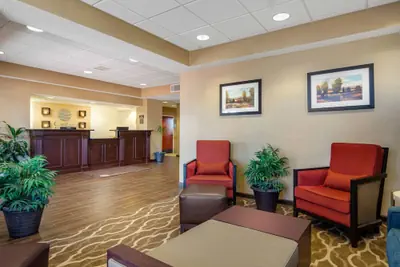 Photo 4 - Comfort Inn & Suites LaGrange East