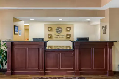 Photo 2 - Comfort Inn & Suites LaGrange East