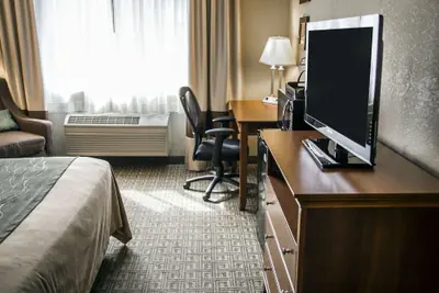 Photo 4 - Quality Inn & Suites Bradford