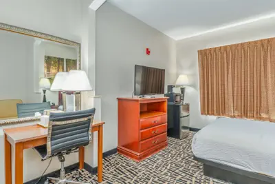 Photo 5 - Days Inn by Wyndham Coliseum Montgomery AL